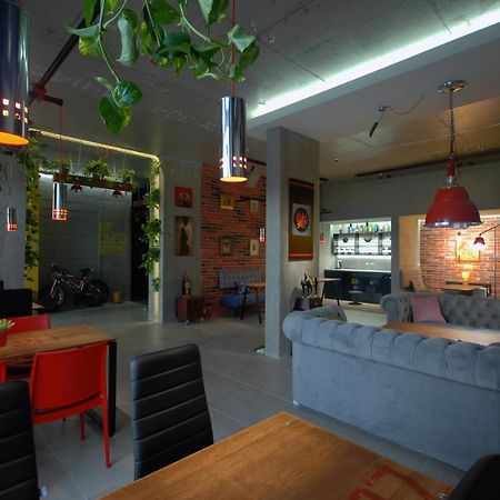 Cubby Hotel Lviv Extérieur photo