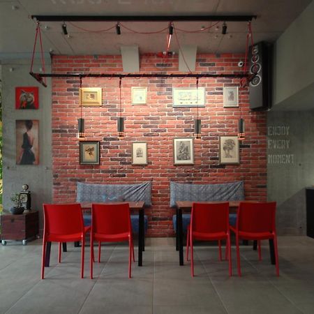 Cubby Hotel Lviv Extérieur photo