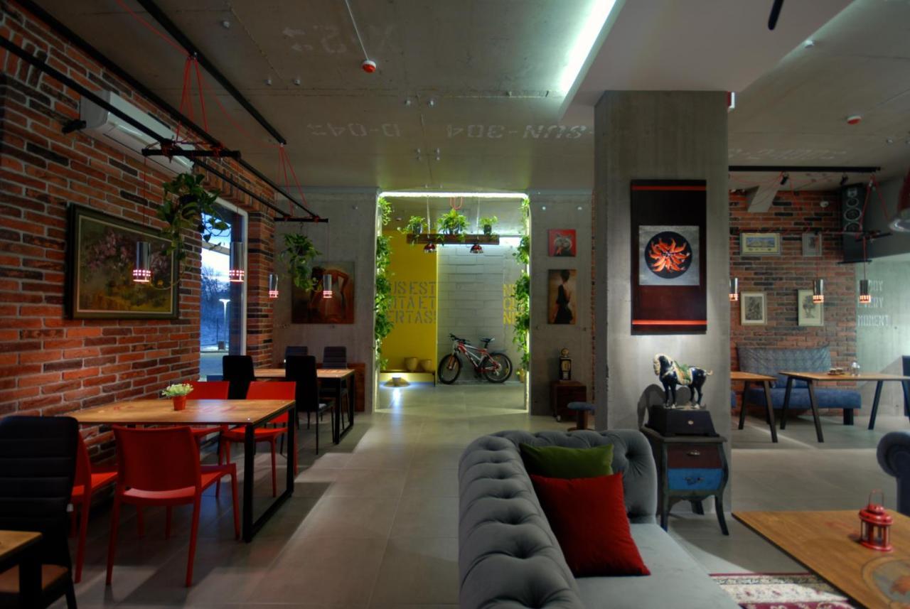 Cubby Hotel Lviv Extérieur photo