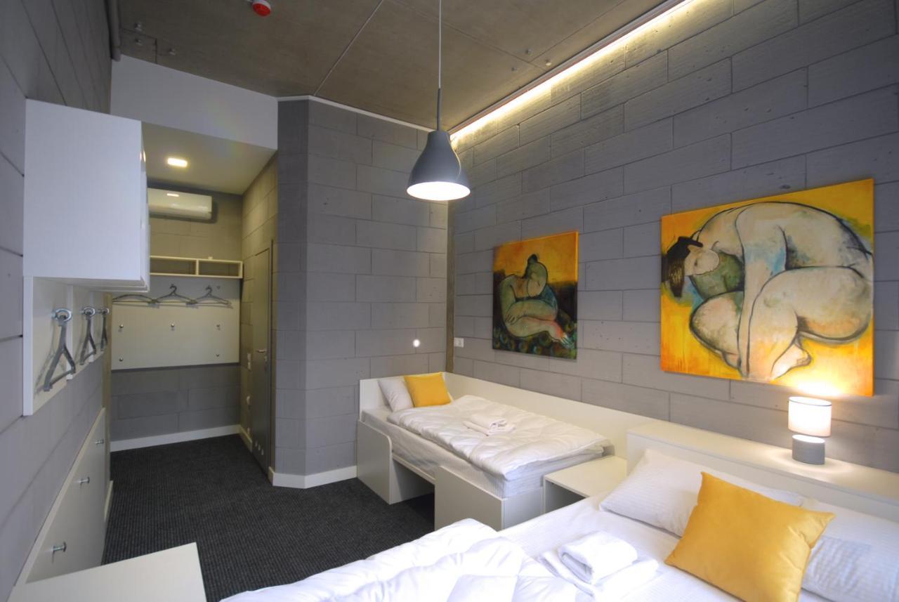 Cubby Hotel Lviv Extérieur photo