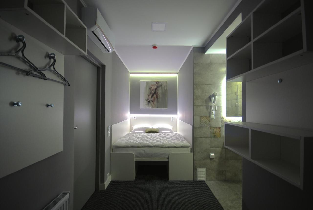 Cubby Hotel Lviv Extérieur photo