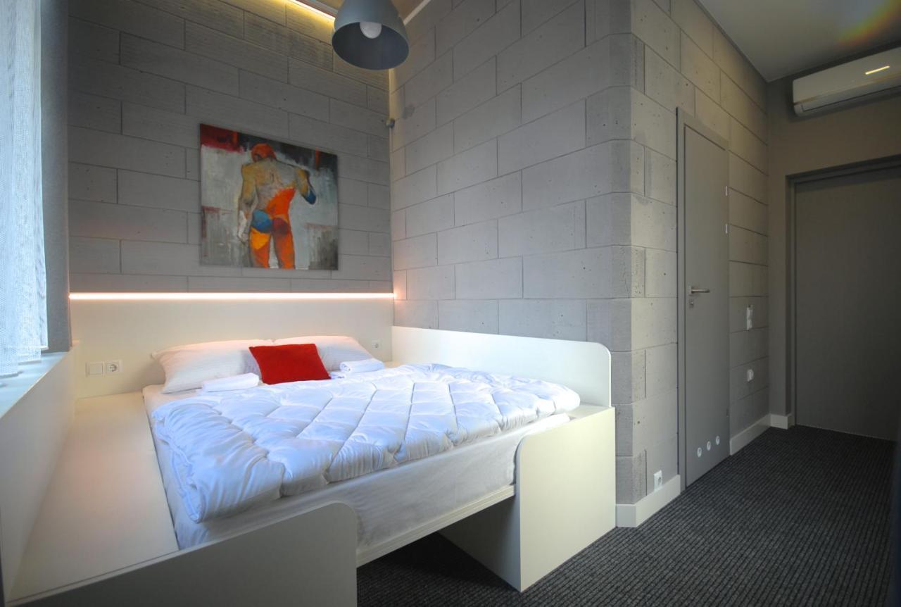 Cubby Hotel Lviv Extérieur photo